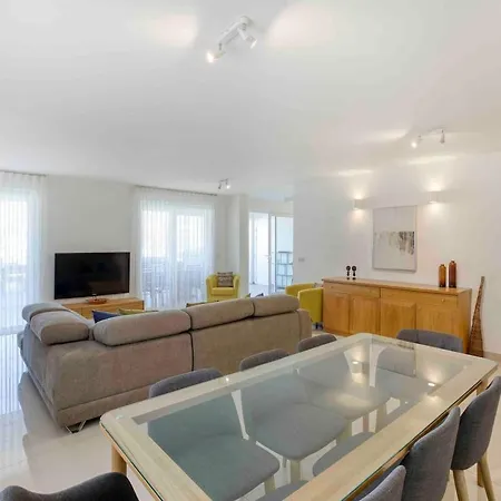 Апартаменты Spectacular Penthouse In The Heart Of St Julians
