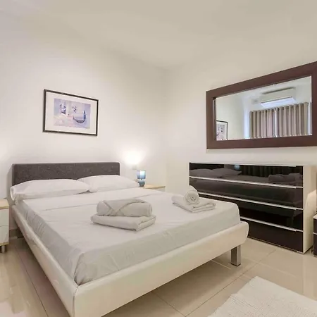 Spectacular Penthouse In The Heart Of St Julians Сент Джулианс