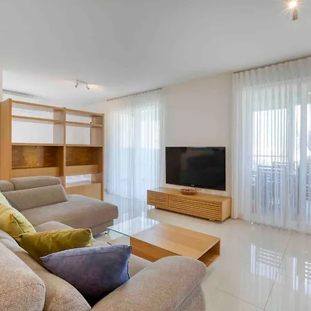High-end Living Exclusive Penthouse St Julians * San Ġiljan