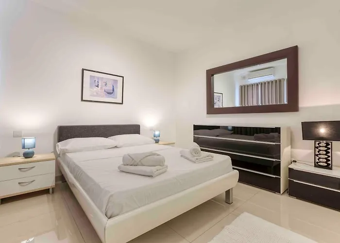 High-end Living Exclusive Penthouse St Julians San Ġiljan