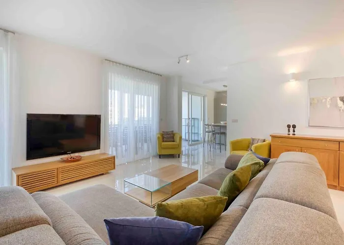 High-end Living Exclusive Penthouse St Julians